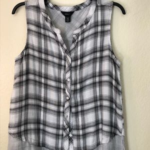 Women’s sleeveless top